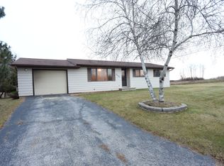 1168 S Ridgeway Dr, Sturgeon Bay, WI 54235