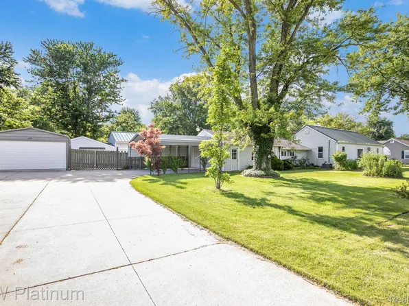 1509 Allen Rd, Kimball, MI 48074