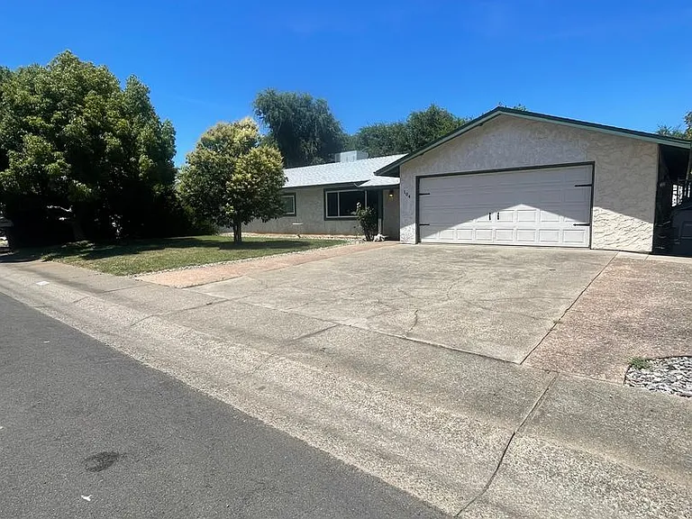 104 Woodcliff Dr — Photo 1