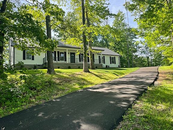 3rd image of 1907 Cooper Dr