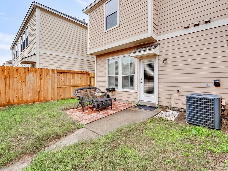 8018 Grow Ln — Photo 20