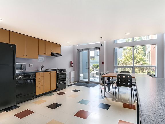 2nd image of 933 Seymour St #1006
