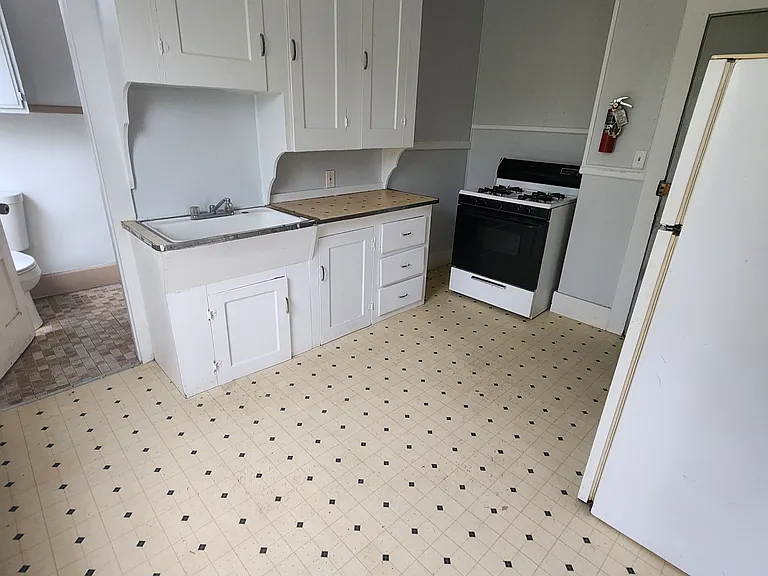 52 Hampshire St #3 — Photo 2