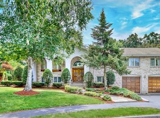 4 Laurie Ln, Stoneham, MA 02180