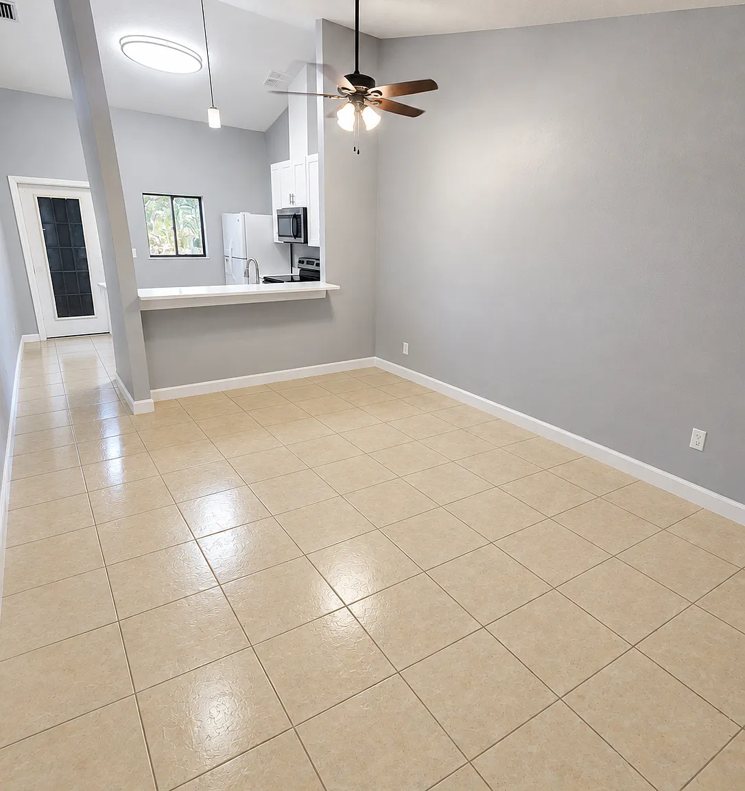 2 bed, 924 sqft, $2,000 — Photo 2