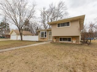 15W532 Diversey Ave, Elmhurst, IL 60126