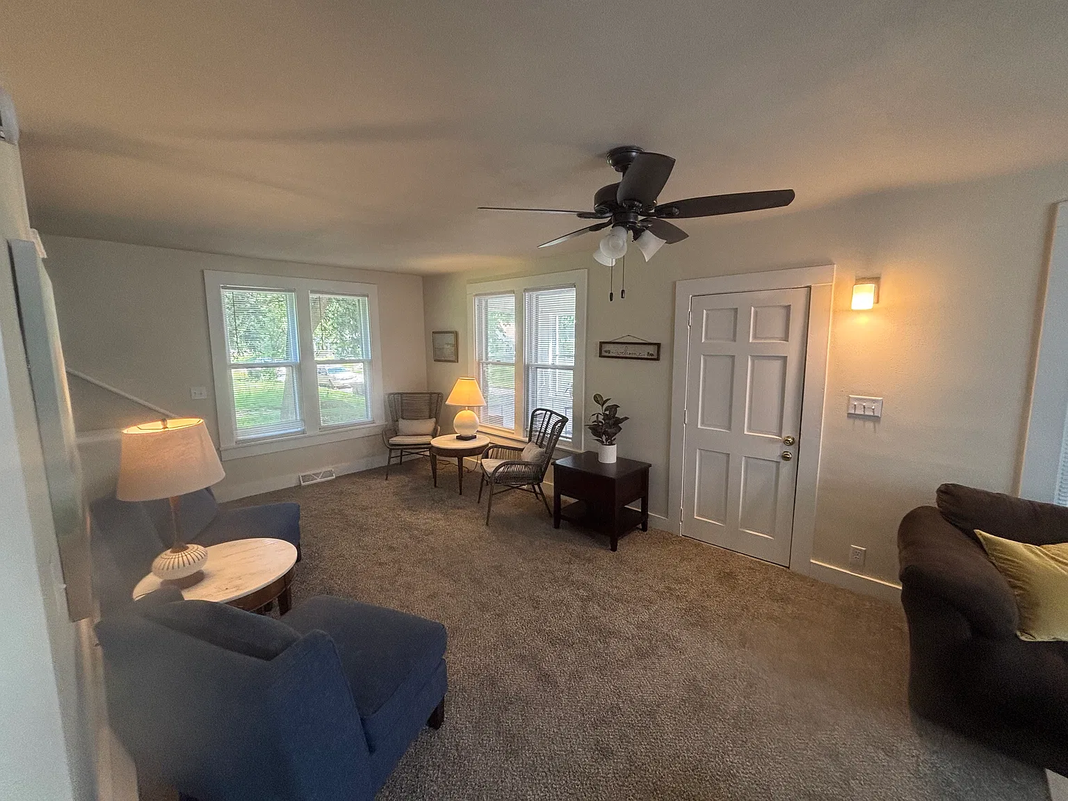 4 bed, 2296 sqft, $1,739 — Photo 3