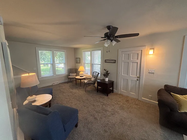 1321 N Brookfield St — Photo 3