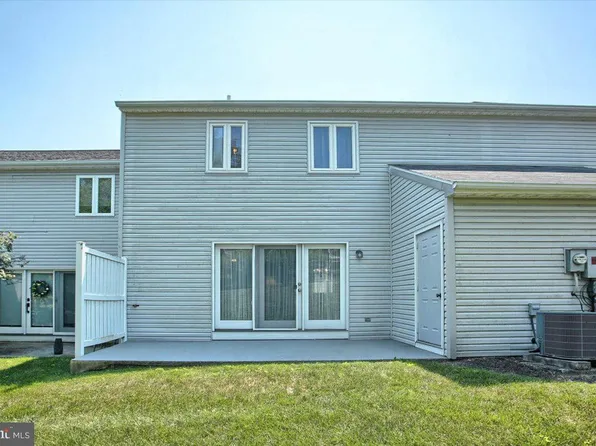 1810 Creek View Dr, New Cumberland, PA 17070