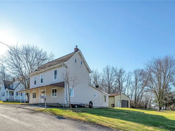 2411 Locust St, Latrobe, PA 15650