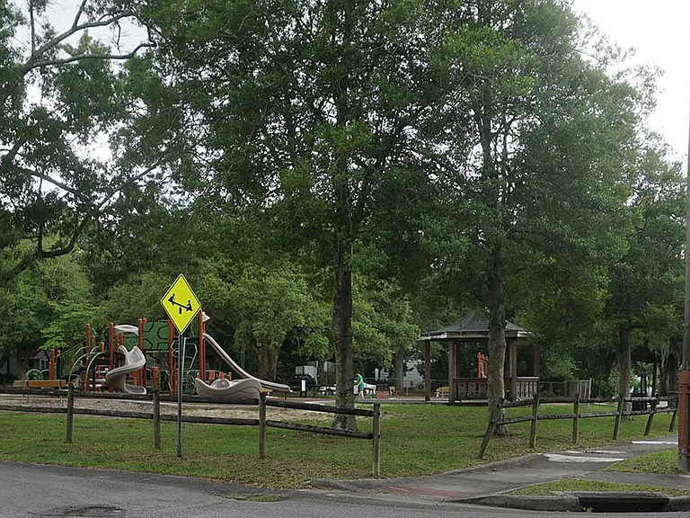 2120 Brandon Rd — Photo 12