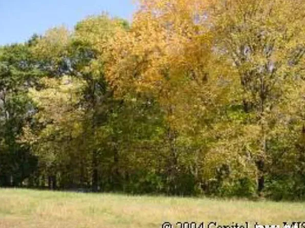 12 Deer Meadow Ln, Petersburg, IL 62675