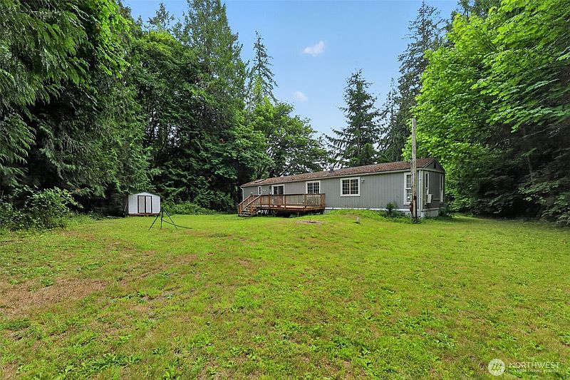 4th image of 810 SE Totten Shores Drive