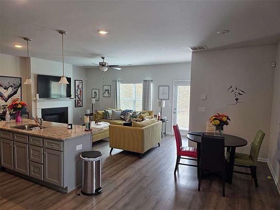 5th image of 7539 Knoll Hollow Rd