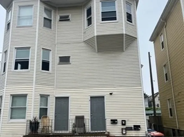 2 Four Welcome St, New Bedford, MA 02744