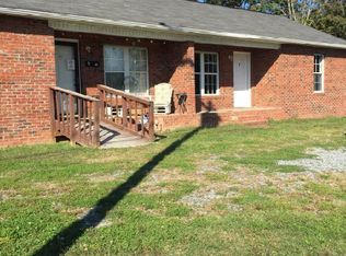 900 W Holly Hill Rd #B, Thomasville, NC 27360