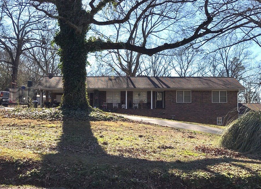 1st image of 4268 Holly Springs Rd