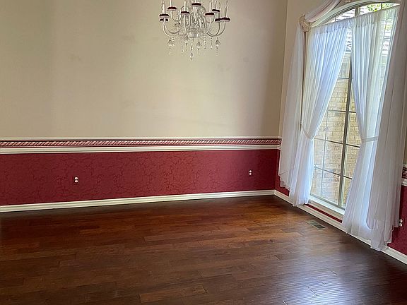 Dining room without furniture
