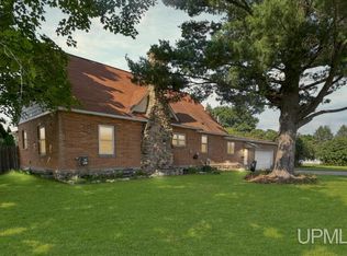 806 Cliff St, Quinnesec, MI 49876