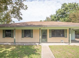 2415 Middlecoff Dr, Gulfport, MS 39507