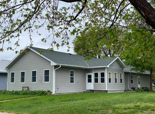864 I St, Burwell, NE 68823