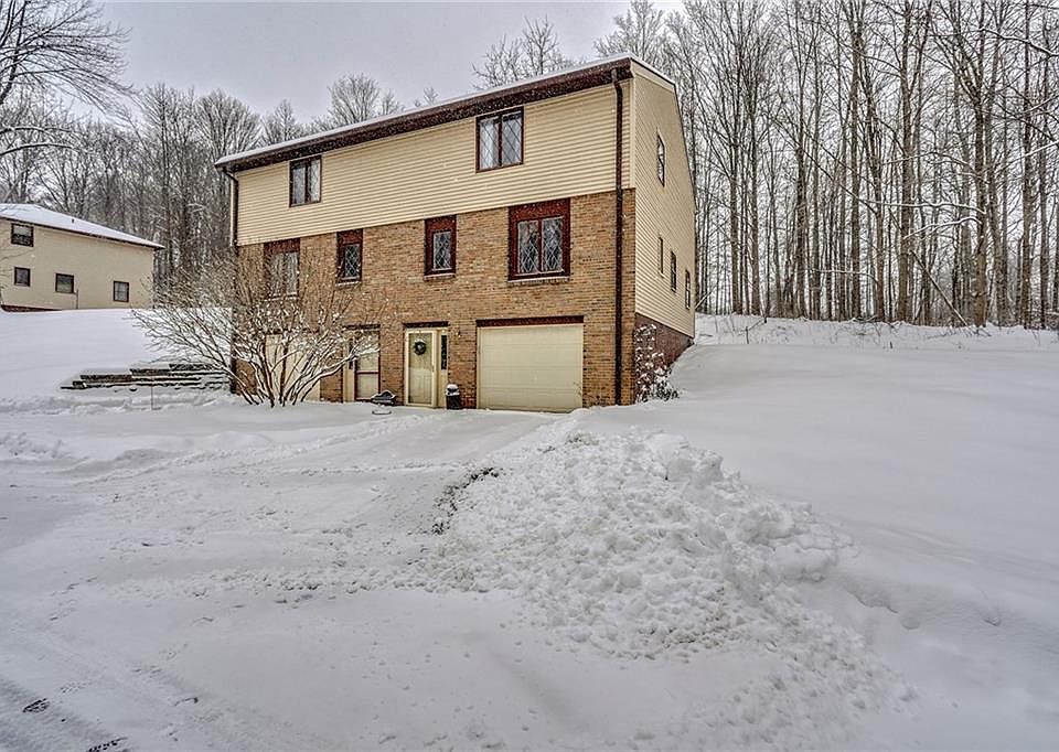 1st image of 21 Woodridge Trl