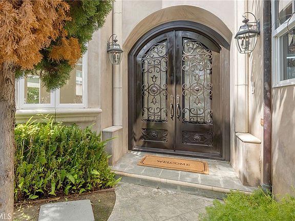 2nd image of 1627 Gates Ave