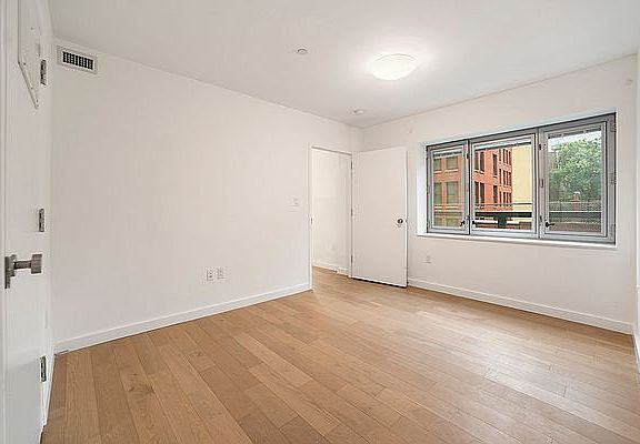 4th image of 107 Columbia Hts APT 7Q