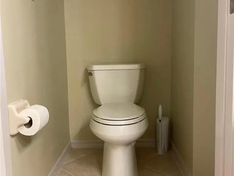 627 SW 47th Ter #627 — Photo 13