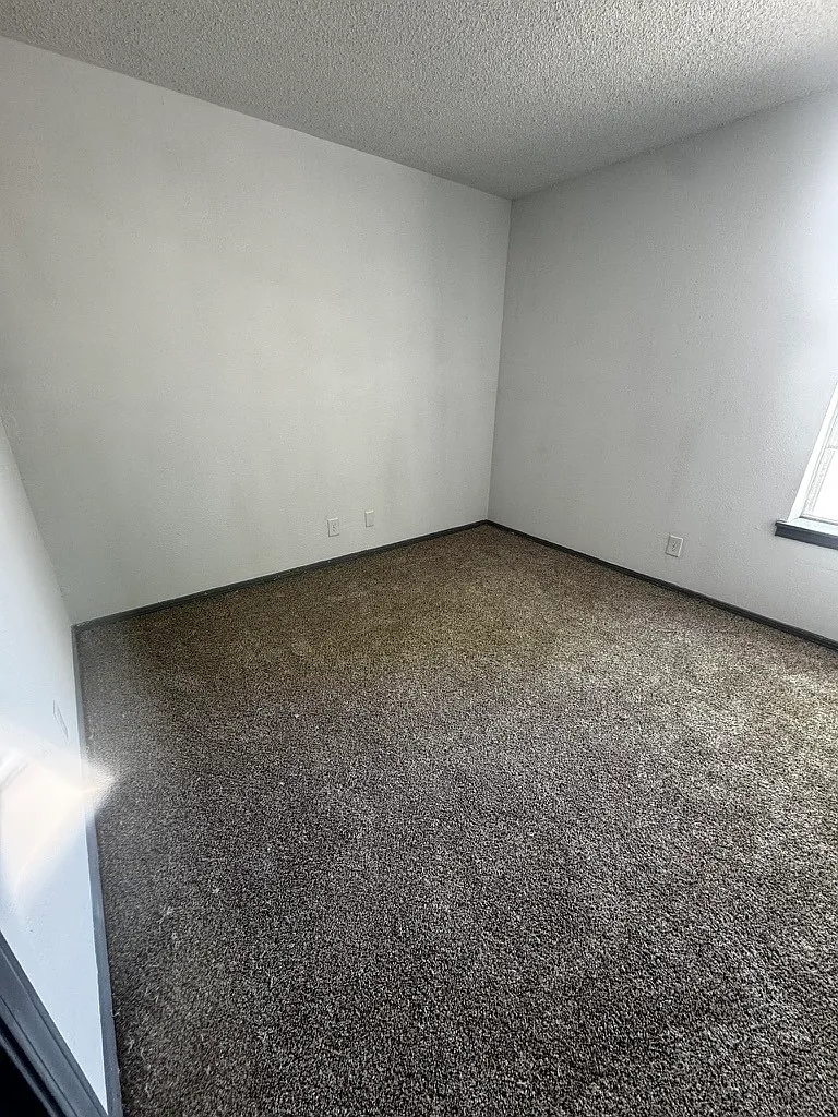 Building Photo - 6617 S Zunis Ave