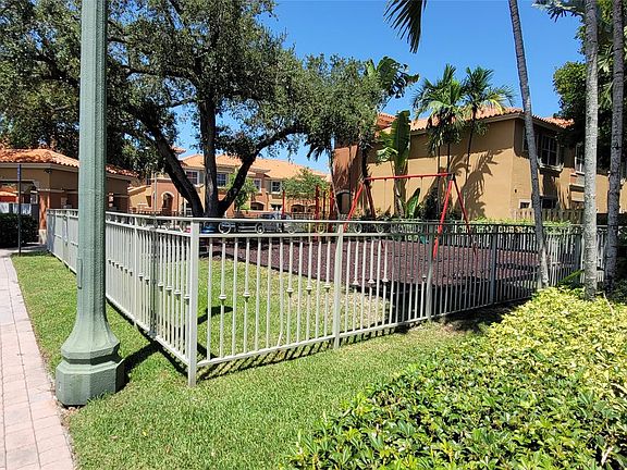 4th image of 4922 Windward Way #1201