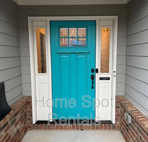4811 Lost Creek Dr — Photo 2