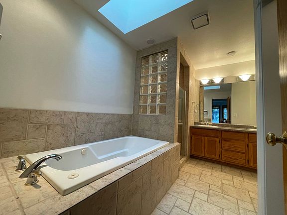 3rd image of 4922 Black Forest Ln