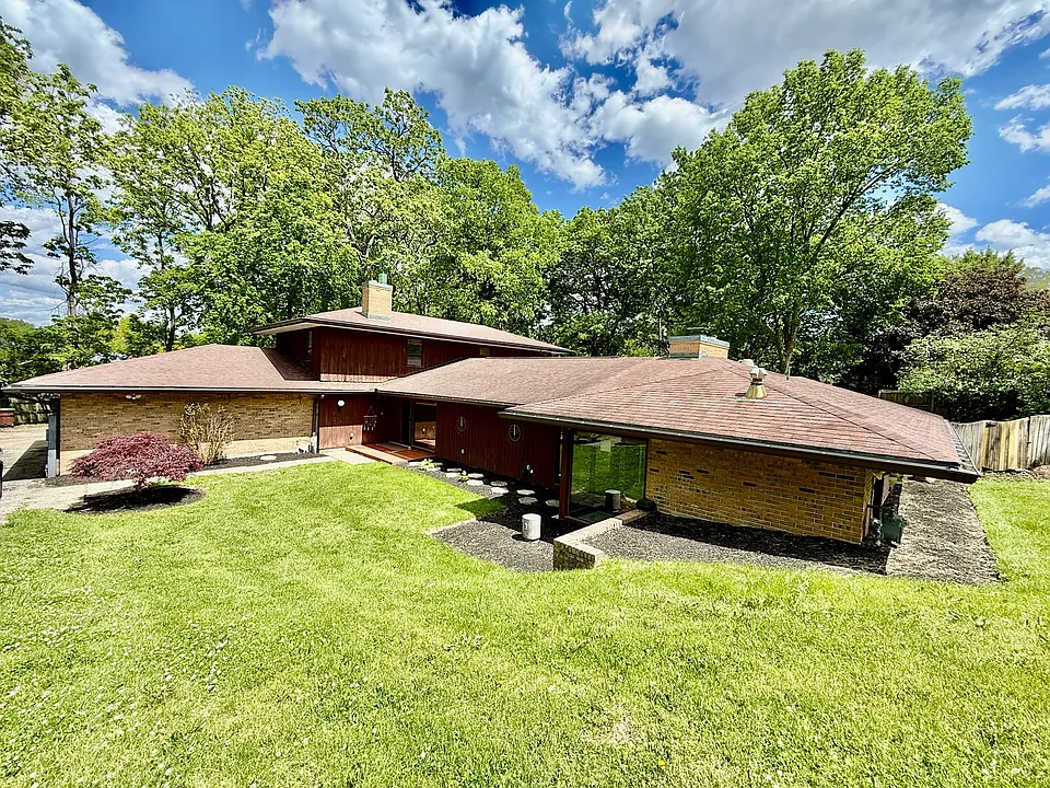 527 Valewood Ln