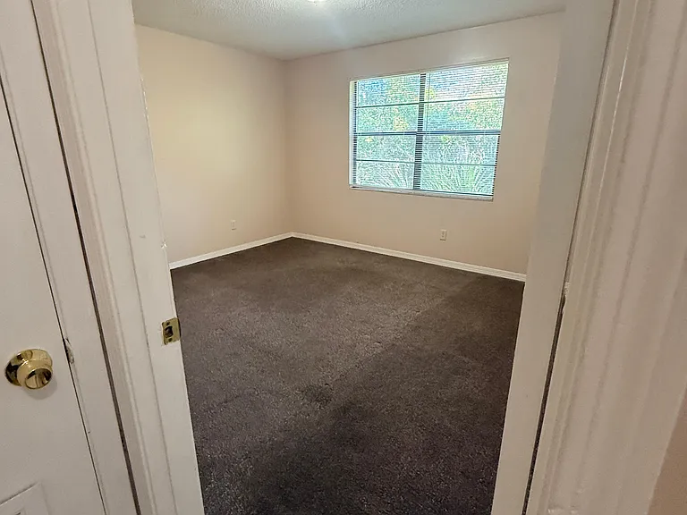 470 Crabapple Ct #D — Photo 6
