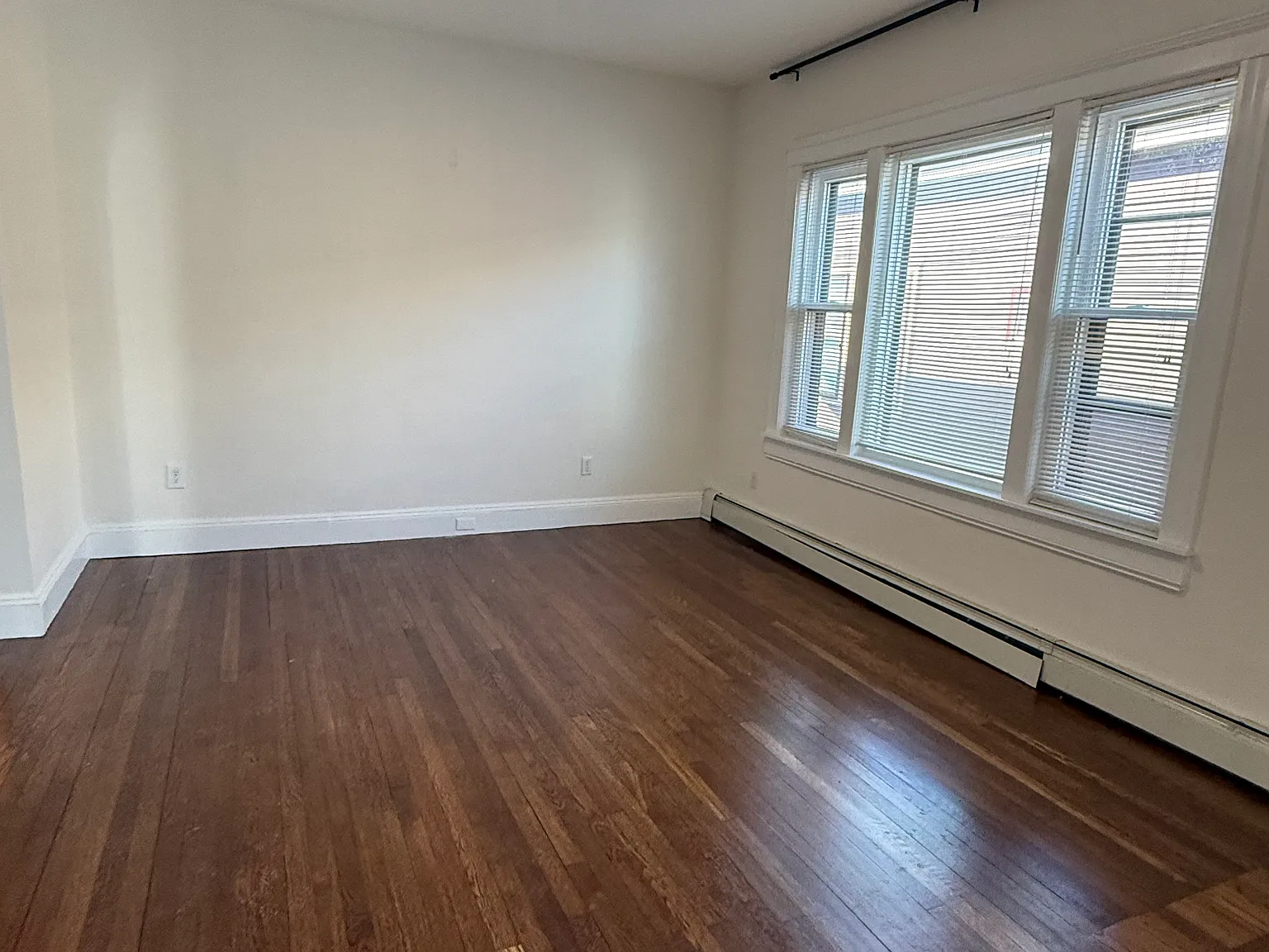 3 bed, 1280 sqft, $3,000 — Photo 3