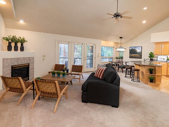 2630 NW Morris Ct interiors_0534 copy>