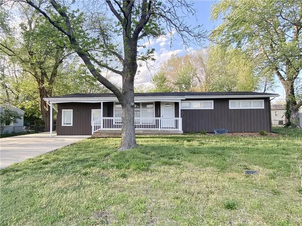 1204 E Elm St, Olathe, KS 66061