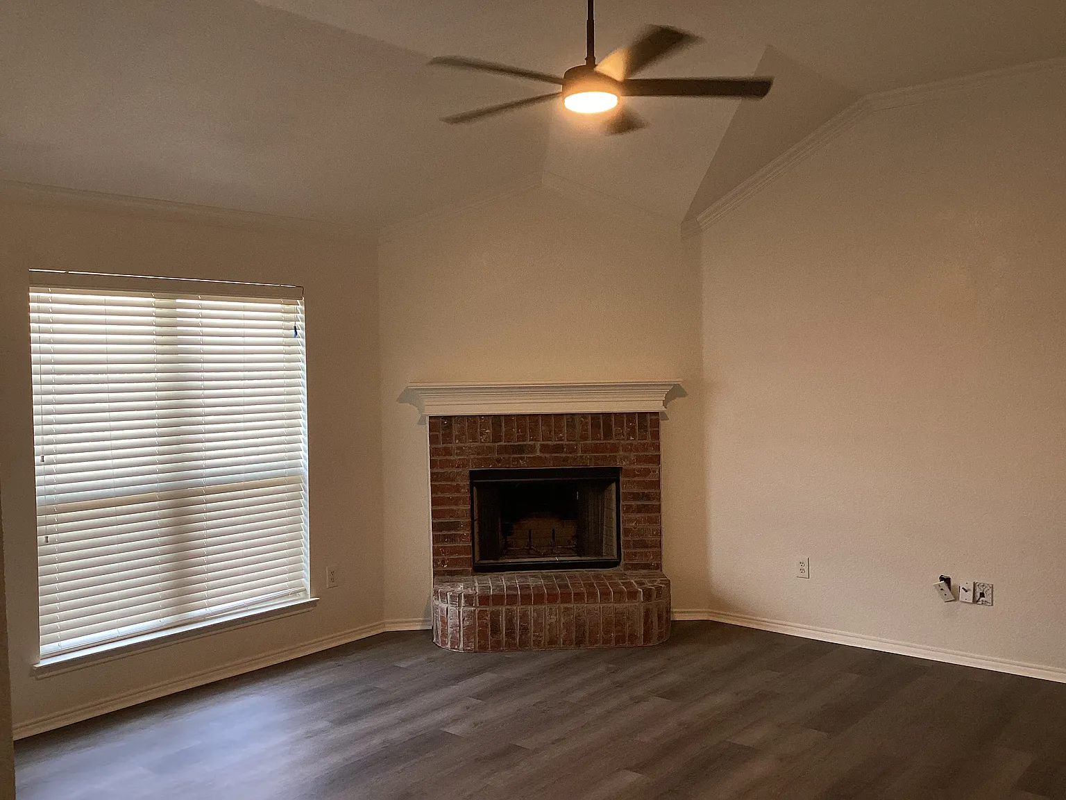 3 bed, 1499 sqft, $2,195 — Photo 2