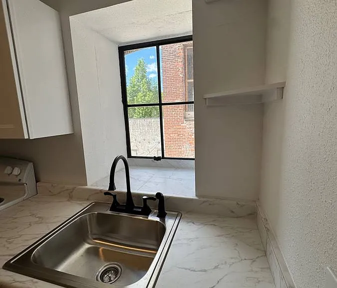 17 SW 2nd Ave #308 — Photo 7