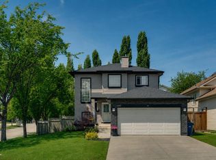 480 Douglas Glen Point SE, Calgary, AB T2Z 3G4