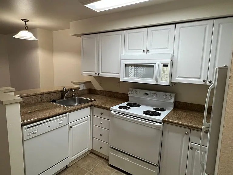 Pickering Place Apartments — Photo 26