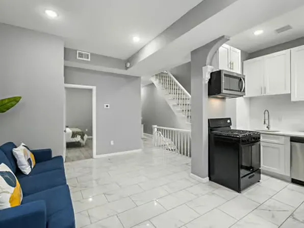 19 Undisclosed image 5 of 10