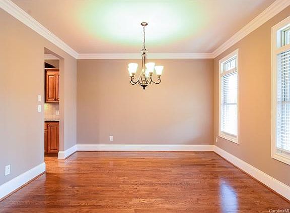 3rd image of 5461 Dolphin Ln