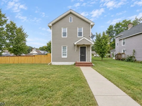 54 Main St, Ogdensburg Boro, NJ 07439