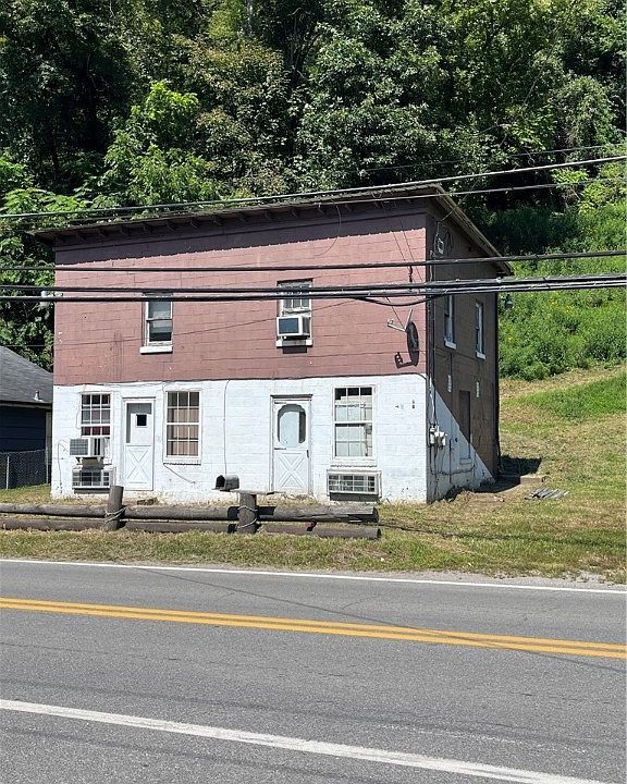 1st image of 521 Campbells Creek Dr