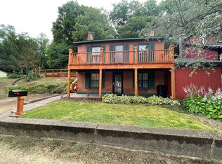1008 4th St, Galena, IL 61036
