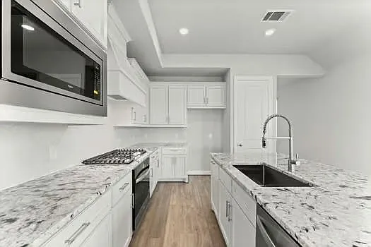 724 Lake Lacosta Dr — Photo 8