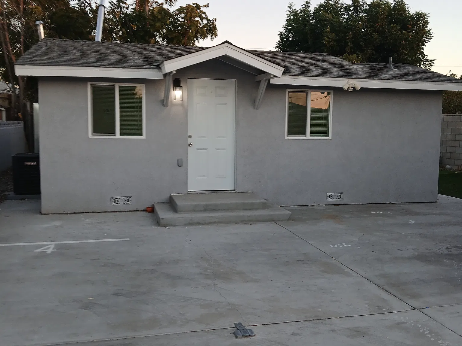 2 bed, 800 sqft, $2,100 — Photo 2