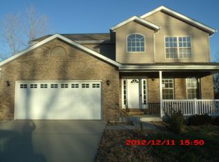 104 Hillcrest Ct, Valmeyer, IL 62295